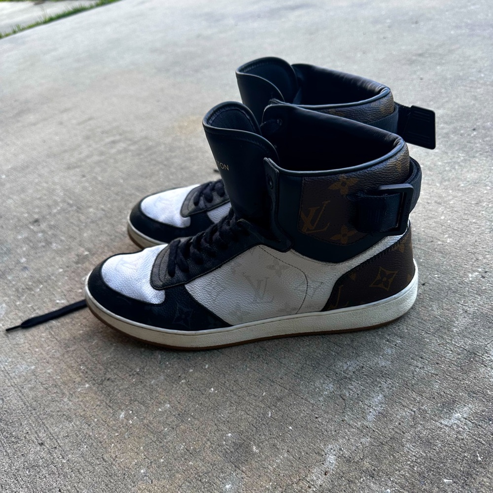 Louis Vuitton Rivoli men shoes